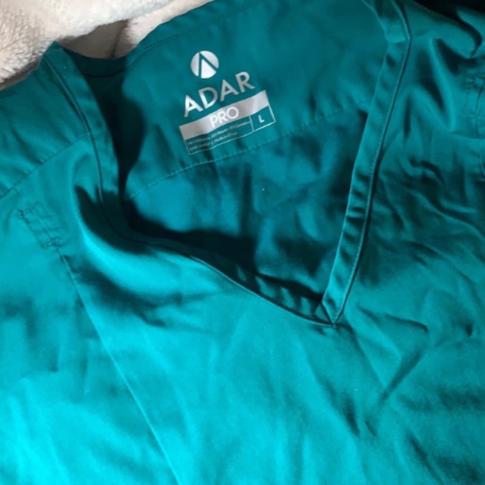 Scrub Set - - Picture 4 of 8